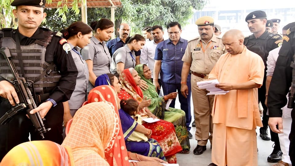 CM Yogi said in public darshan program in Gorakhnath temple do not panic will take action on every complaint