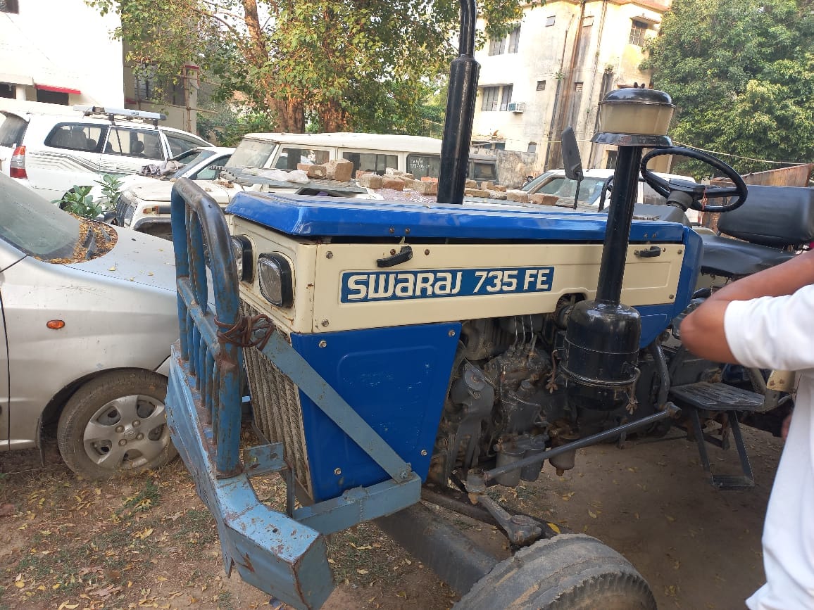bike rider dies due to tractor collision went to take aunt to mirzapur railway station