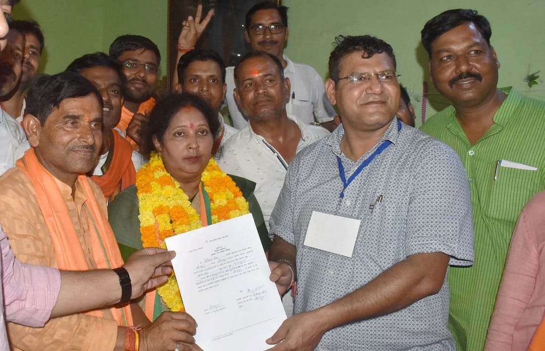Nikay Chunav Result BJP Win in Jaunpur Nagar Pailka after 23 years Tandon family defeat