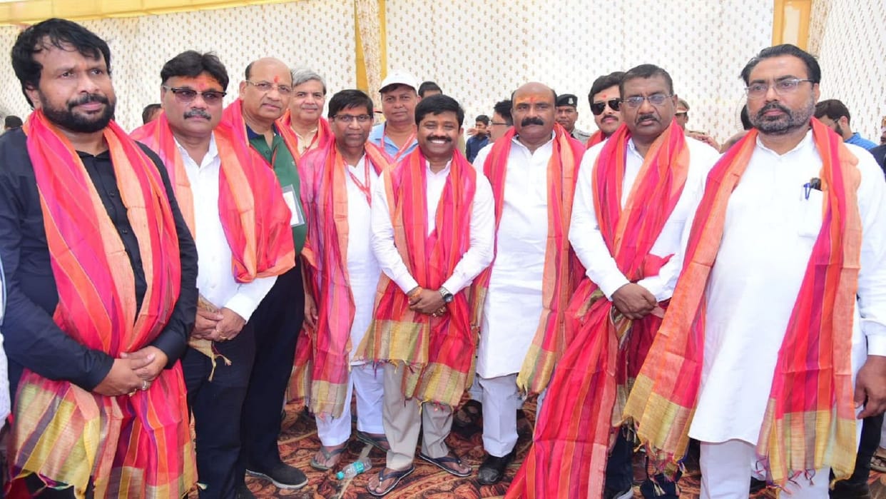 Divya Kashi-Prayag Darshan Yatra reached Sangamnagari, welcomed by cabinet minister Nandi