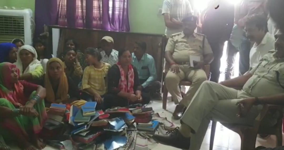 Conversion: 40 tribals were being brainwashed in a closed room, four in custody