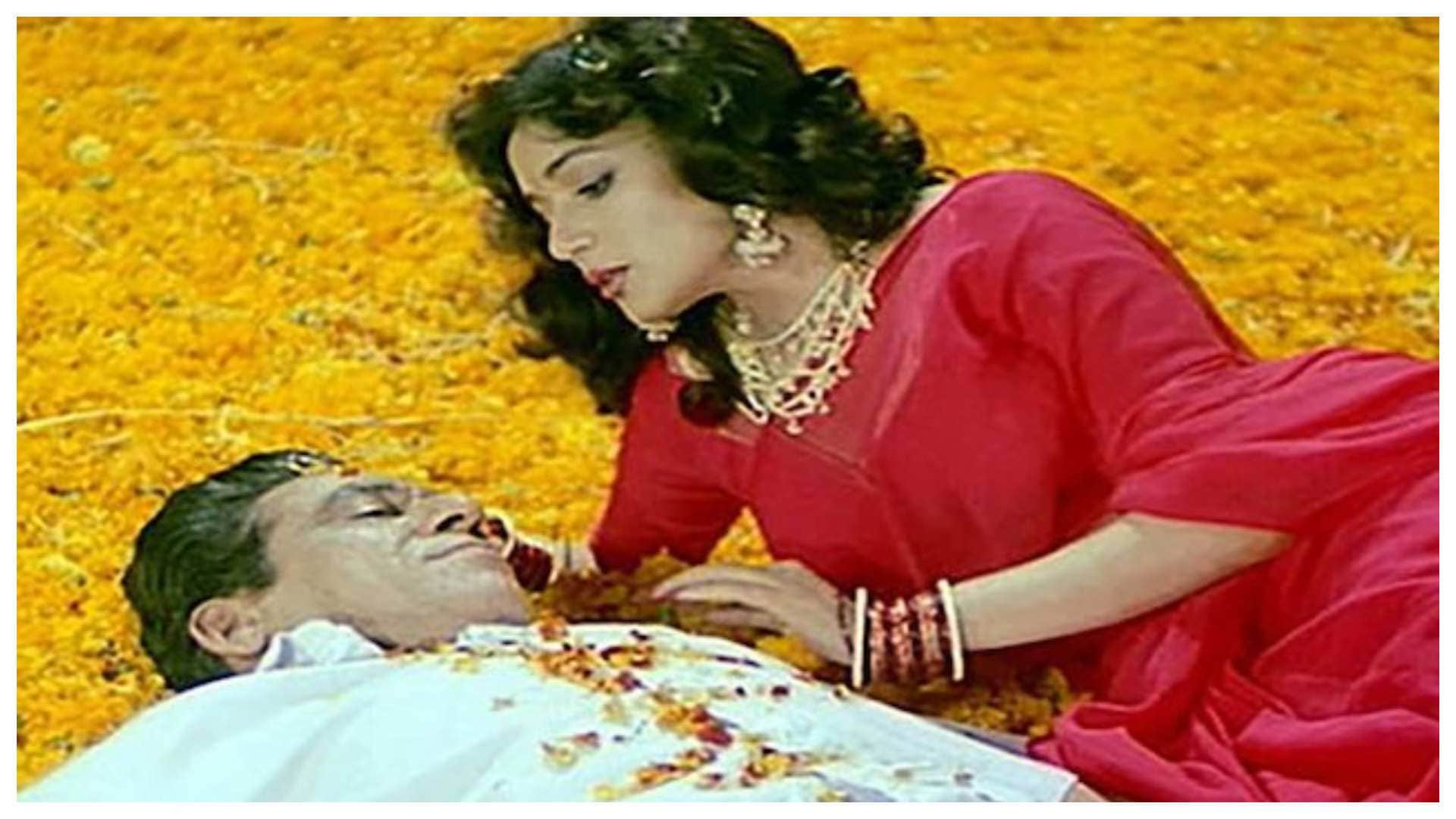 Madhuri Dixit Birthday: Prahaar The Final Attack Saajan Hum Aapke Hain Koun Devdas Know Actress 10 Best Films