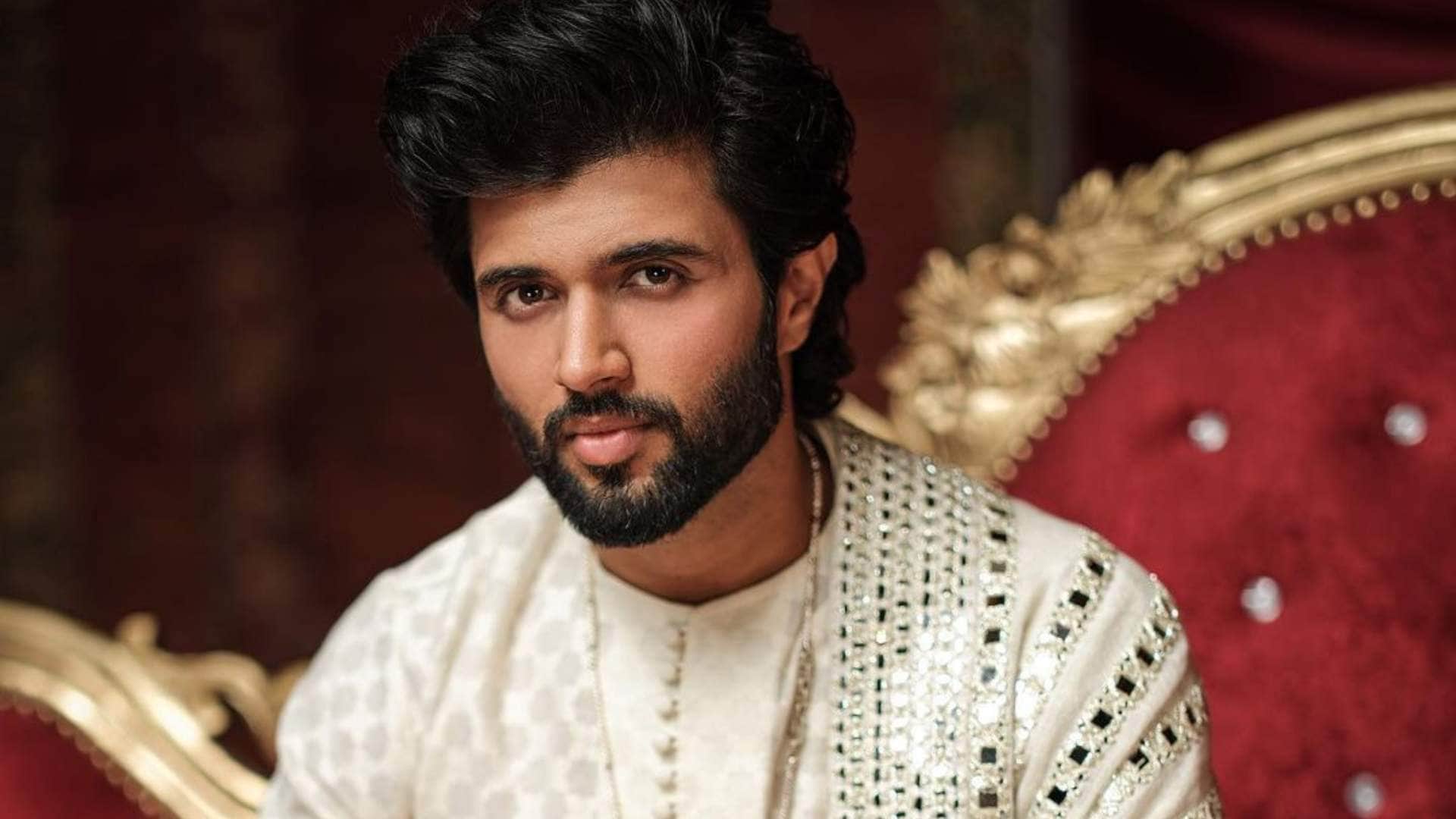 Kushi Actor Vijay Deverakonda calls Samantha Ruth Prabhu Inspiration shares Actress health battles