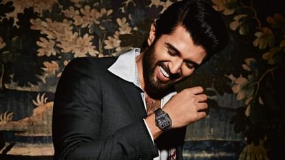 Vijay Devarakonda Action against the person spreading obscene against actor Hyderabad Cyber Cell took action