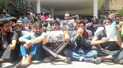 द केरल स्टोरी विवाद: जीएमसी छात्रावास में दो गुटों में मारपीट, पांच छात्र घायल, जानें क्या बोले उमर-महबूबा The Kerala Story Controversy: Two groups fight in GMC hostel jammu five students injured