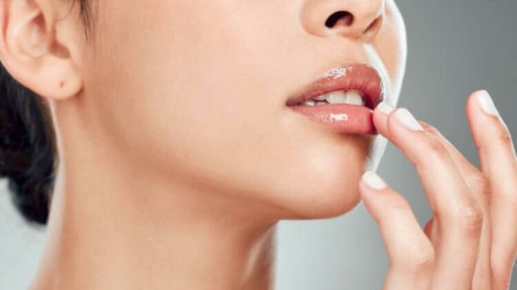 Lip Gloss Remedy Make Lip Gloss Easily at Home for Soft and Glossy Lips News in Hindi