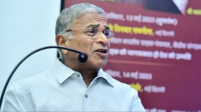 अभ्यास मंडल की व्याख्यानमालाः 'आर्टिफिशियल इंटेलिजेंस और परमाणु बम से ज्यादा खतरनाक है नैतिक मूल्यों का पतन' Deputy Chairman Rajya Sabha Harivansh speech in abhyas mandal vyakhyanmala
