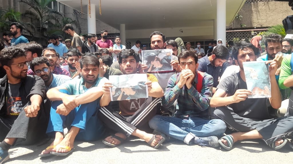 The Kerala Story Controversy: Two groups fight in GMC hostel jammu five students injured
