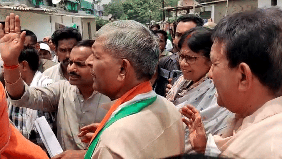 MP and Mayor arrived to visit Valmiki and Atal Awas