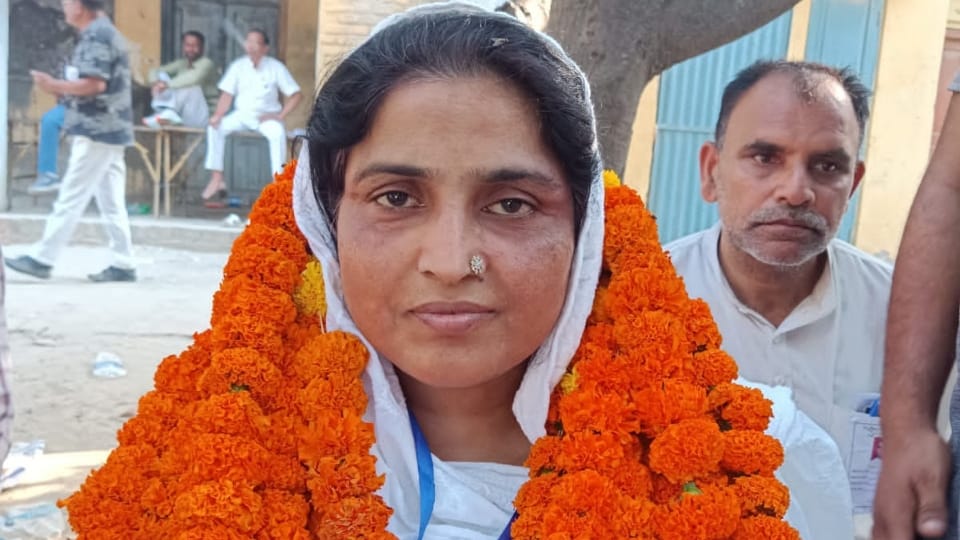 Smack smuggler wife became president of nagaafter defeating BJP candidate in Bareilly
