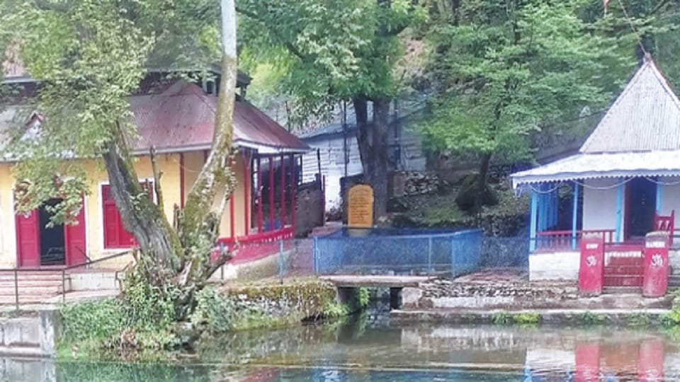 Hindu-Muslims built temple-mosque on common land in the valley, both drink water from the same lake