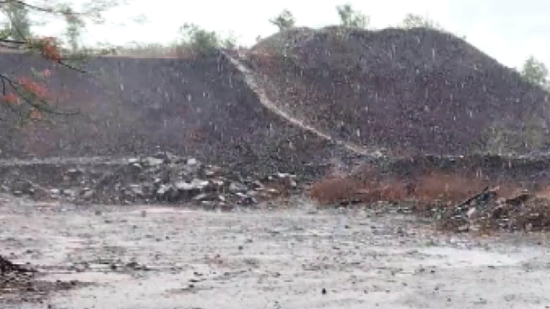 खंडवा के ओंकारेश्वर में तेज बारिश हुई।