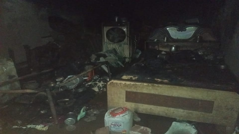 House fire in Hansi, Goods worth lakhs of rupees burnt, Woman narrowly escaped, neighbors found control