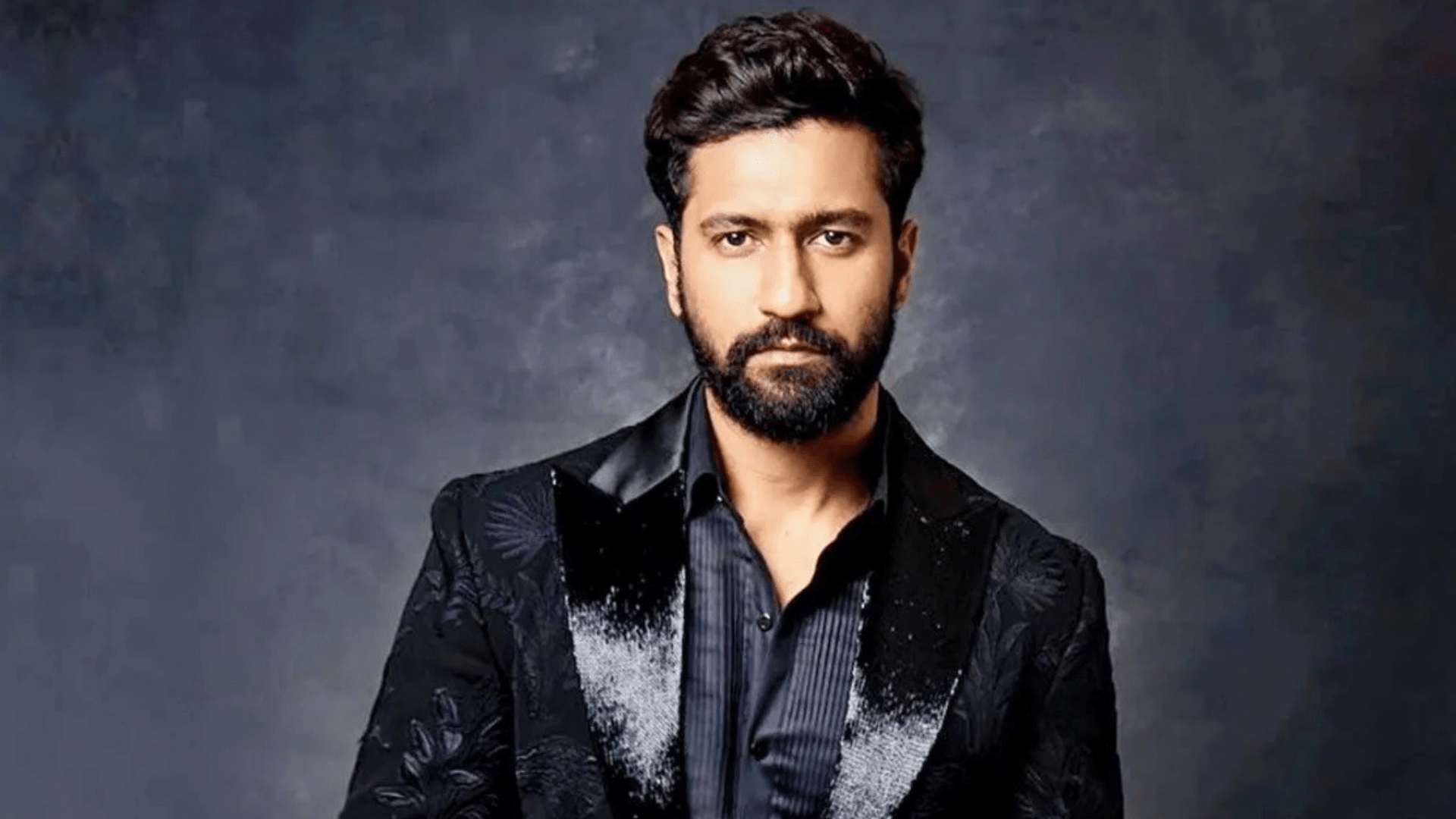 Sam Bahadur actor vicky kaushal stunts on fire and done obstacle training drills with army officers