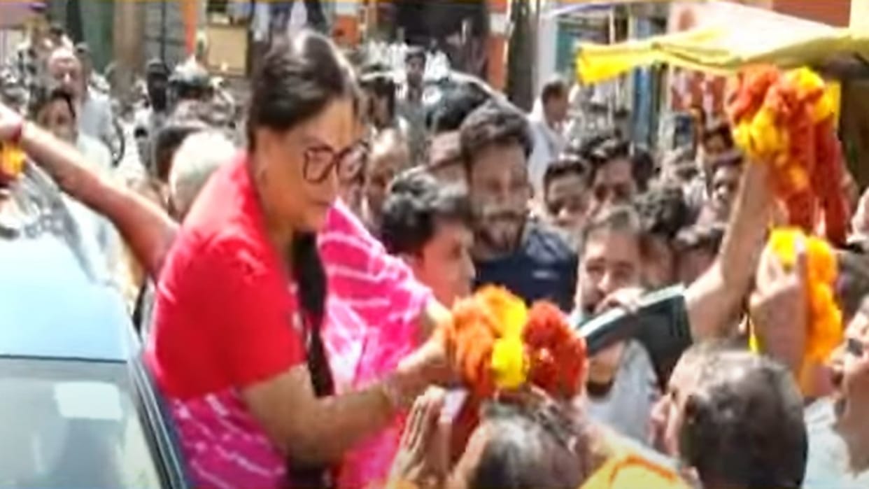 Vasundhara vs Pilot Bhairosingh Shekhawat also had cordial relations with many former CM