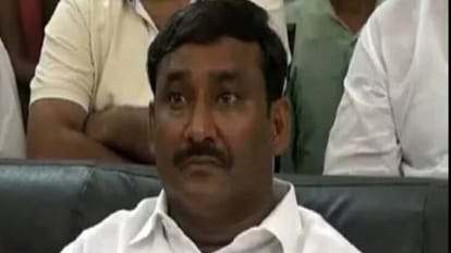 Bihar : राजद विधायक के ठिकाने पर CBI की छापेमारी, पटना और भोजपुर पहुंची टीम; घर के बाहर RJD समर्थकों की भीड़ Bihar: CBI raid on RJD MLA's hideout, team reached Patna and Bhojpur, Kiran Devi, Arun Yadav, Lalu Yadav
