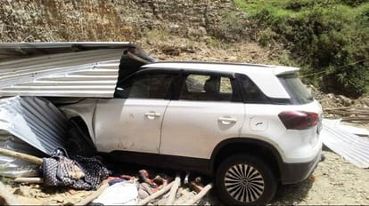 Solan News: शेड में घुसी बेकाबू कार, सो रहे चार मजदूर गंभीर घायल Uncontrollable car entered the shed, four sleeping laborers seriously injured