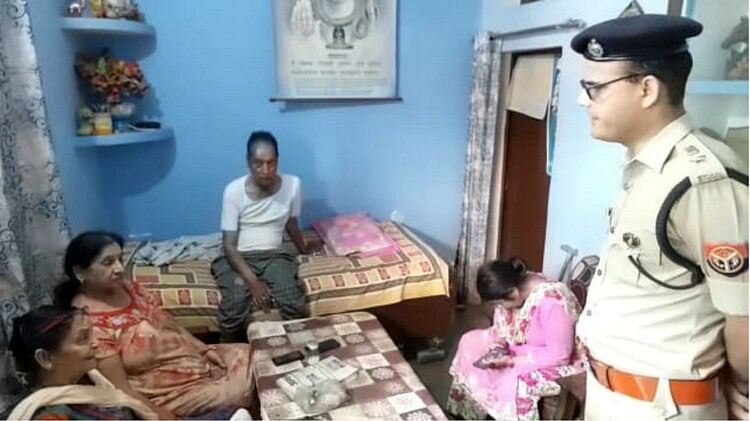 Meerut Double Murder Son killed parents in Shastri Nagar