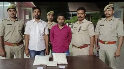 Police arrested two opium smugglers in Shahjahanpur