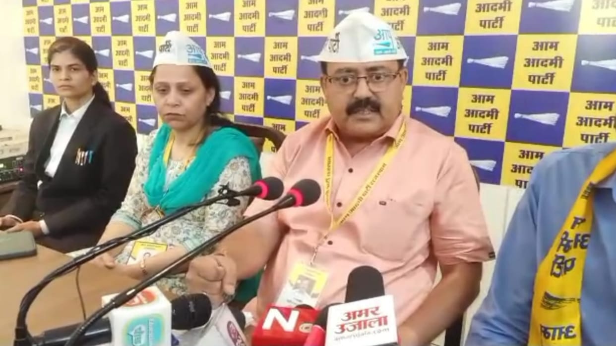 Aam Aadmi Party leader Paliwal said that Pilot should join the party like a common man