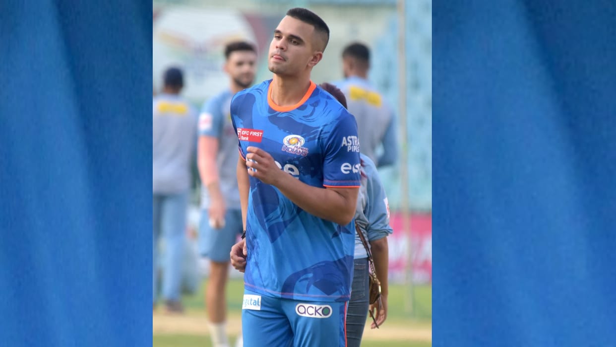 A dog bites Arjun tendeulkar.