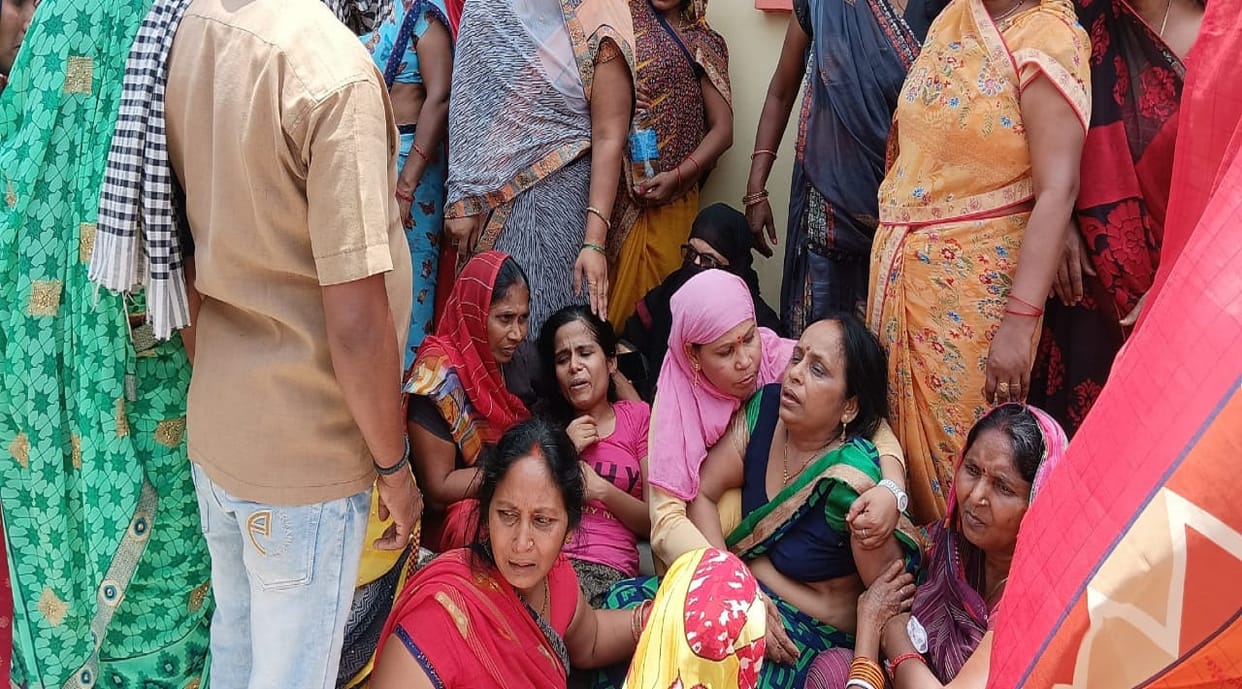 Registrar Kanungo of Phulpur tehsil died in road accident in azamgarh