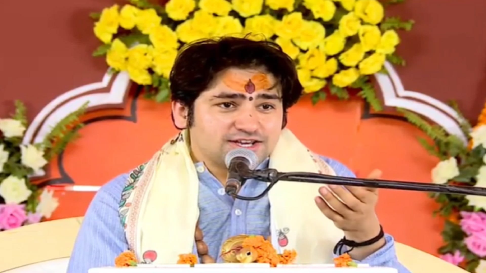 Bageshwar Dham Sarkar Dhirendra Krishna Shastri Lifestyle Car Collection and Houses Full Details