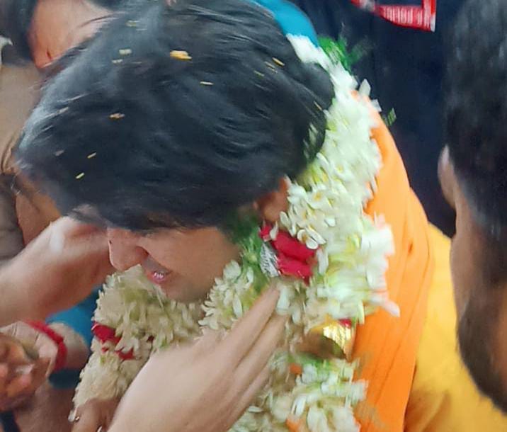 bageswhar dham baba dhirendra shastri came on tuesday in Mahavir Mandir Patna at  hanuman temple patna