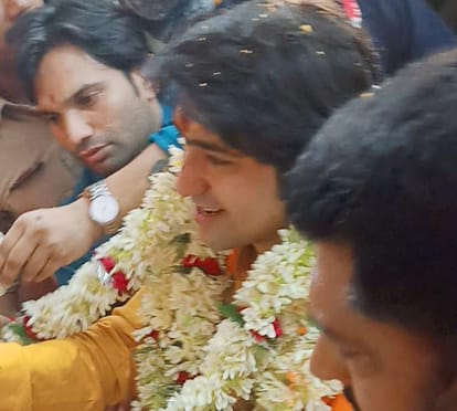 bageswhar dham baba dhirendra shastri came on tuesday in Mahavir Mandir Patna at  hanuman temple patna