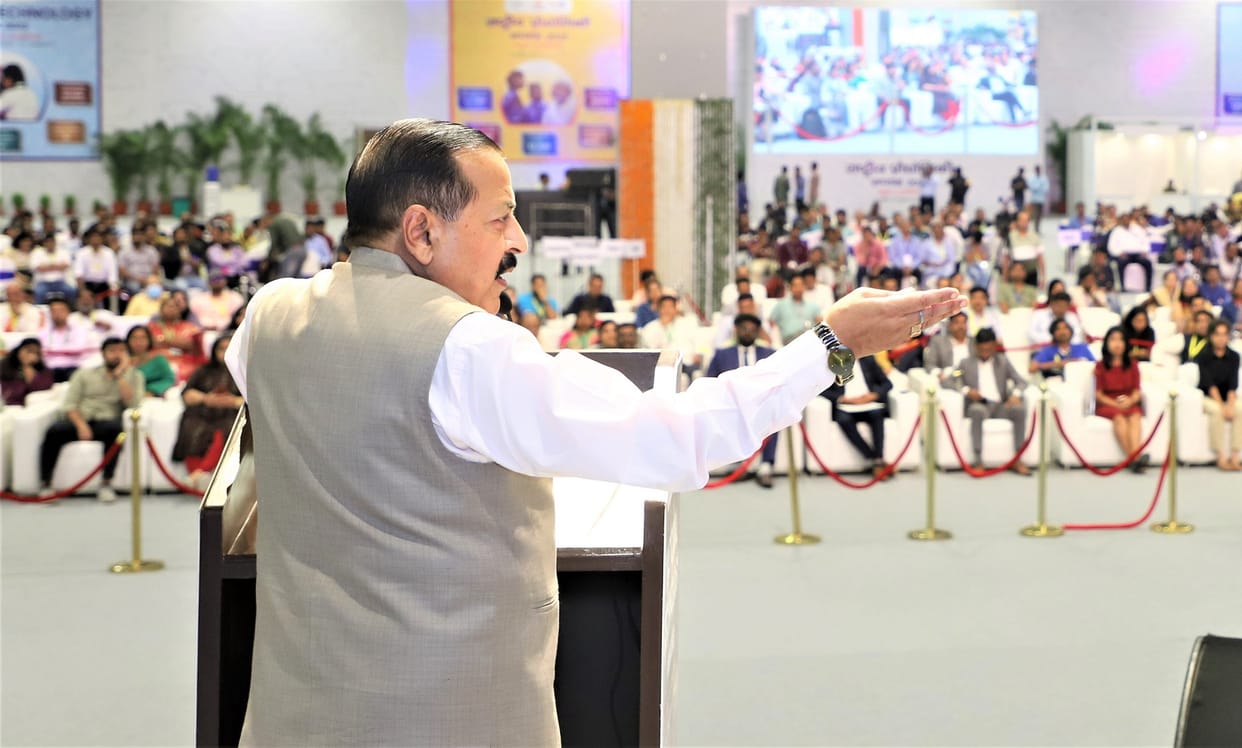 Union Minister Dr Jitendra Singh said- how India came equal with united states in nine years in Space Startups