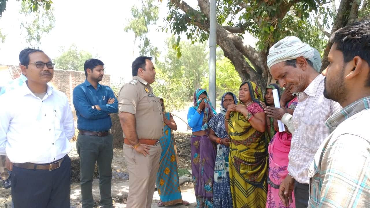 Homes of the poor were destroyed in Hardoi, on the orders of the court, bulldozers ran on 39 houses and huts
