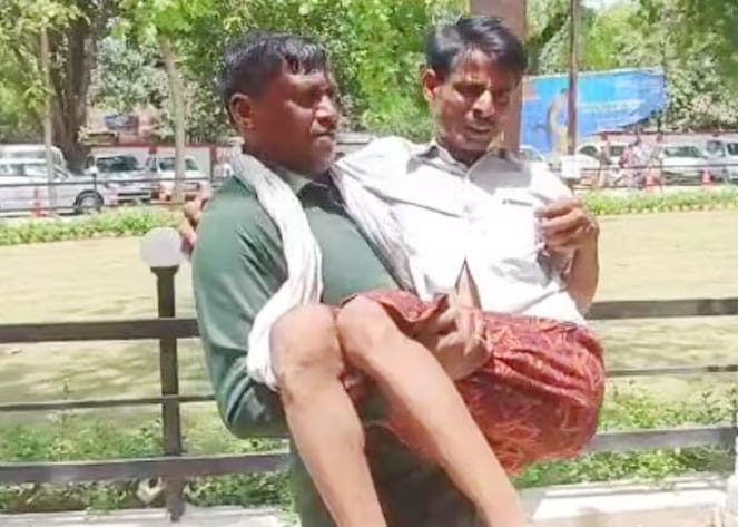 Two brothers fight fiercely in Kanpur, younger brother fell from the roof, said that elder brother molests his