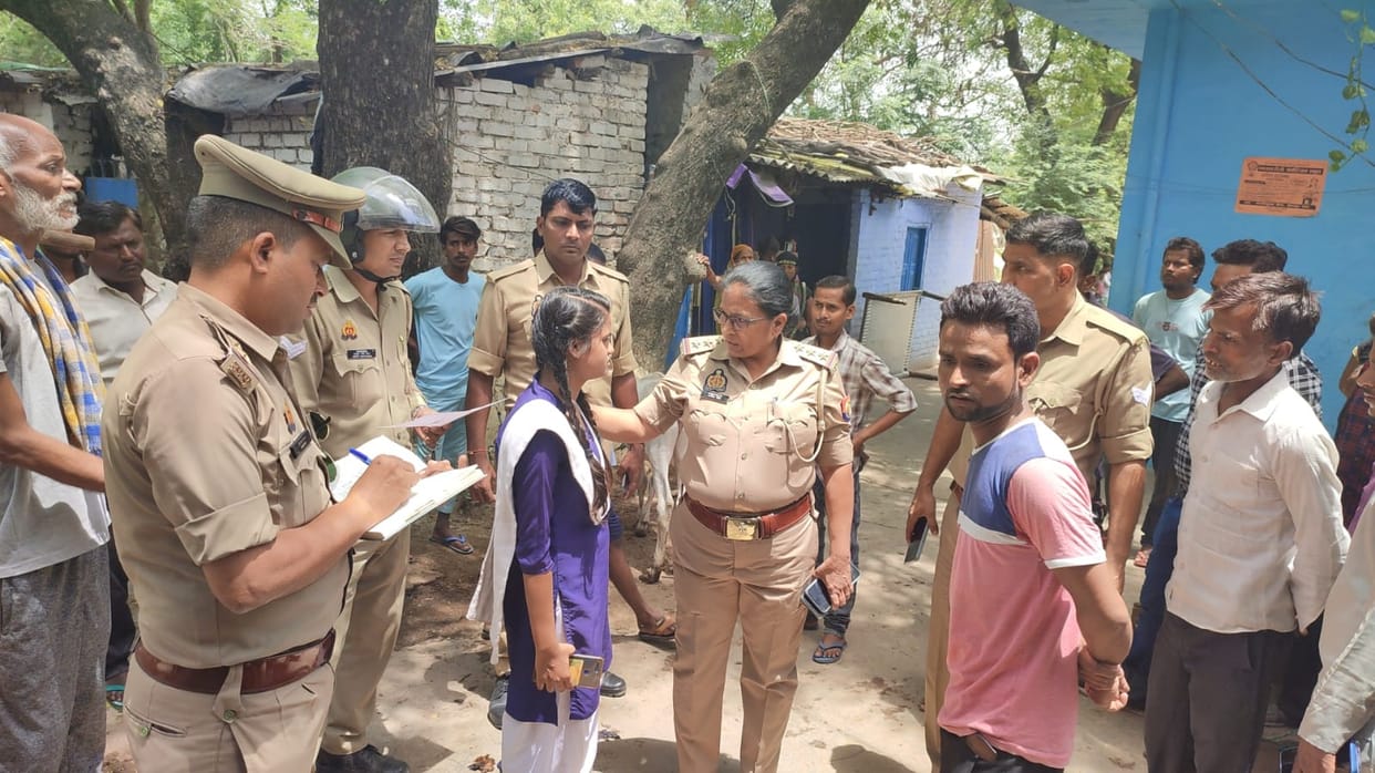 Uncle set nephew on fire by pouring petrol in Kanpur, dispute over e rickshaw, three women also scorched