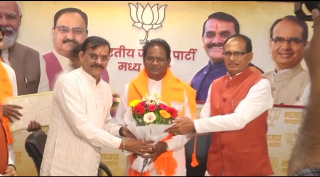 MP News: Former MLA from Ambah Satya Prakash Sakhbar joins BJP, said- Congress has neither organization nor le