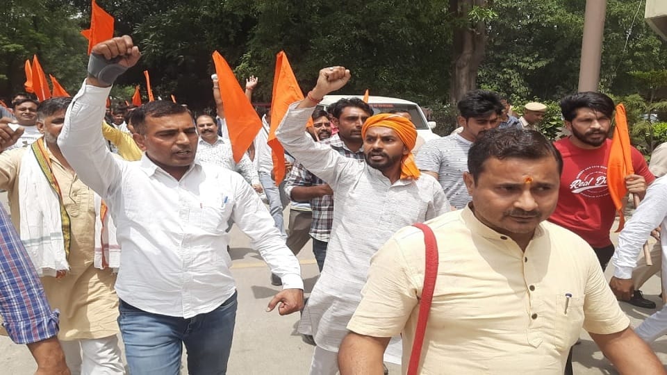 Bajrang Dal and Vishwa Hindu Parishad workers clash with police in Yamunanagar