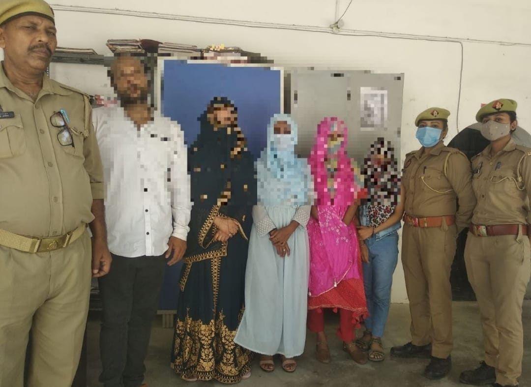Police raids apartment on information of sex racket in varanasi five including four girls arrested