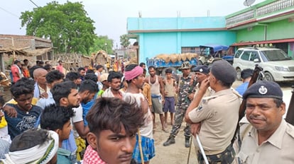 Bihar News: खगड़िया में युवक की ईंट से कूच कर हत्या, शव को टिन की चादर में छिपाया, जांच में जुटी पुलिस A young man was beaten to death with a brick in Khagaria, body hidden in tin sheet