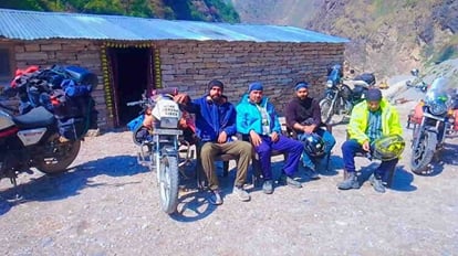 Pithoragarh News Group of Haryana bikers stuck in Garbadhar due to closure of Tawaghat Lipulekh road