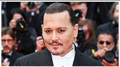 Johnny Depp: जॉनी डेप को फिल्म 'जीन डू बैरी' के लिए कान 2023 में मिला स्टैंडिंग ओवेशन, भावुक हुए एक्टर Cannes 2023: Johnny Depp gets emotional as he receives seven minute standing ovation for film Jeanne Du Barry