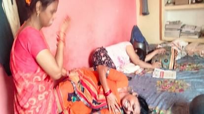 जश्न से पहले टूट गईं सांसें: एक झटके में तीन जिंदगियां खत्म, बेटी की बरात से पहले पिता और भाई-बहन की मौत Breathing broke before celebration father brother and sister died in Road accident in varanasi