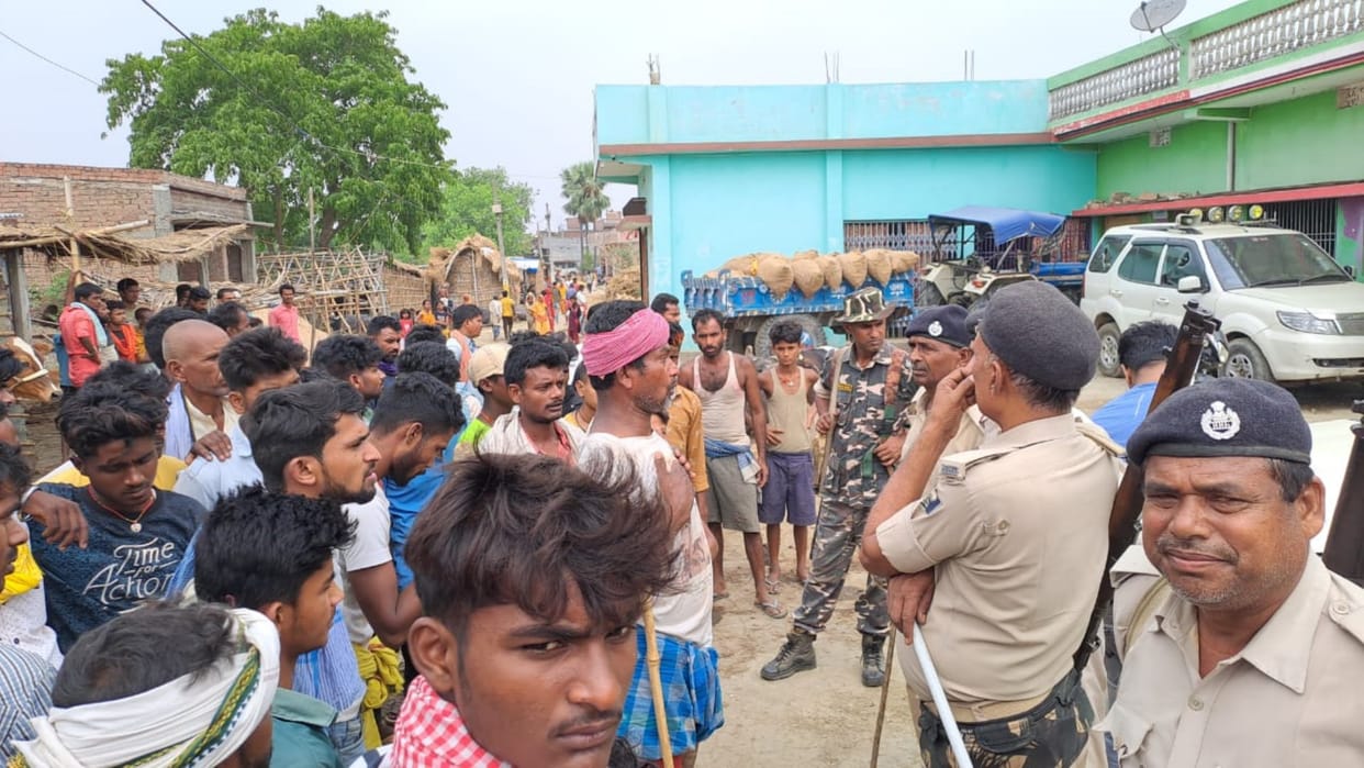 A young man was beaten to death with a brick in Khagaria, body hidden in tin sheet