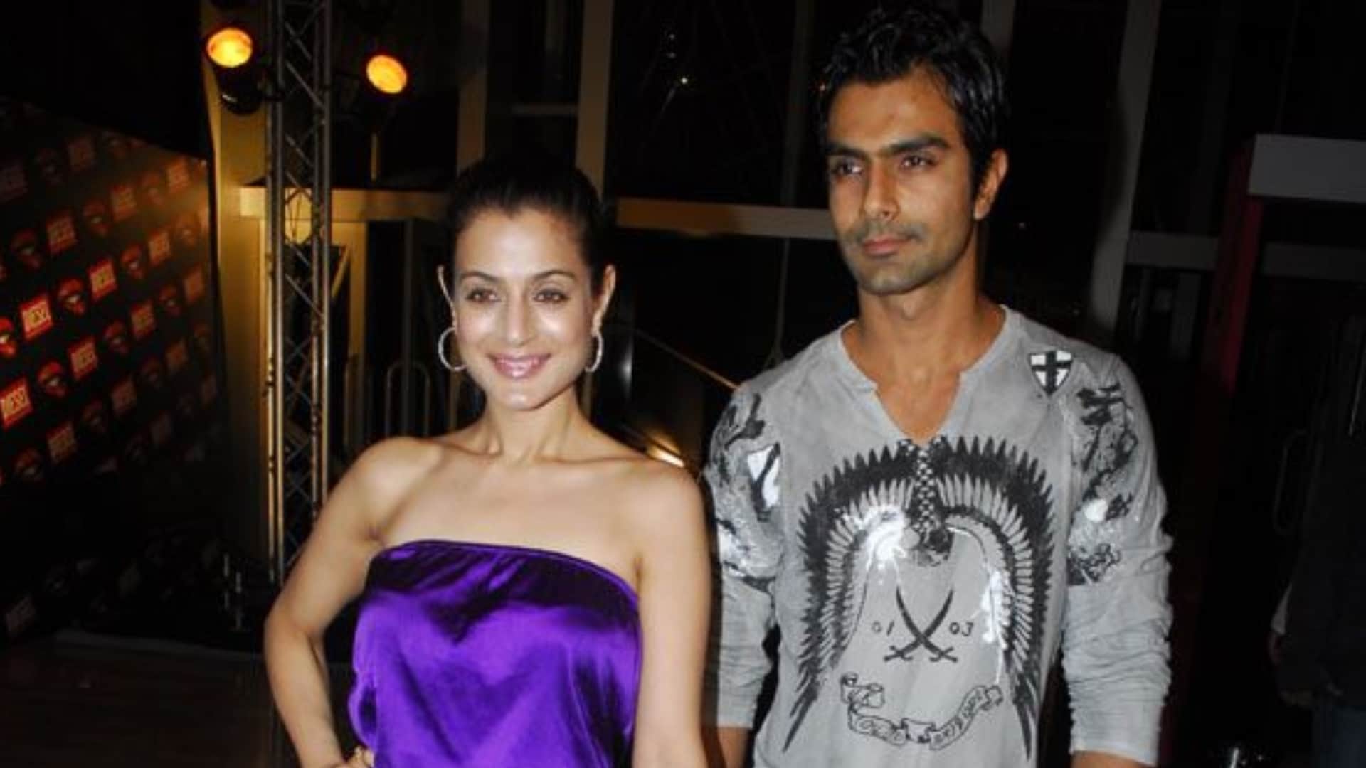 These Bollywood Real Siblings Did Not Work Together From Karishma Kapoor to Ameesha Patel