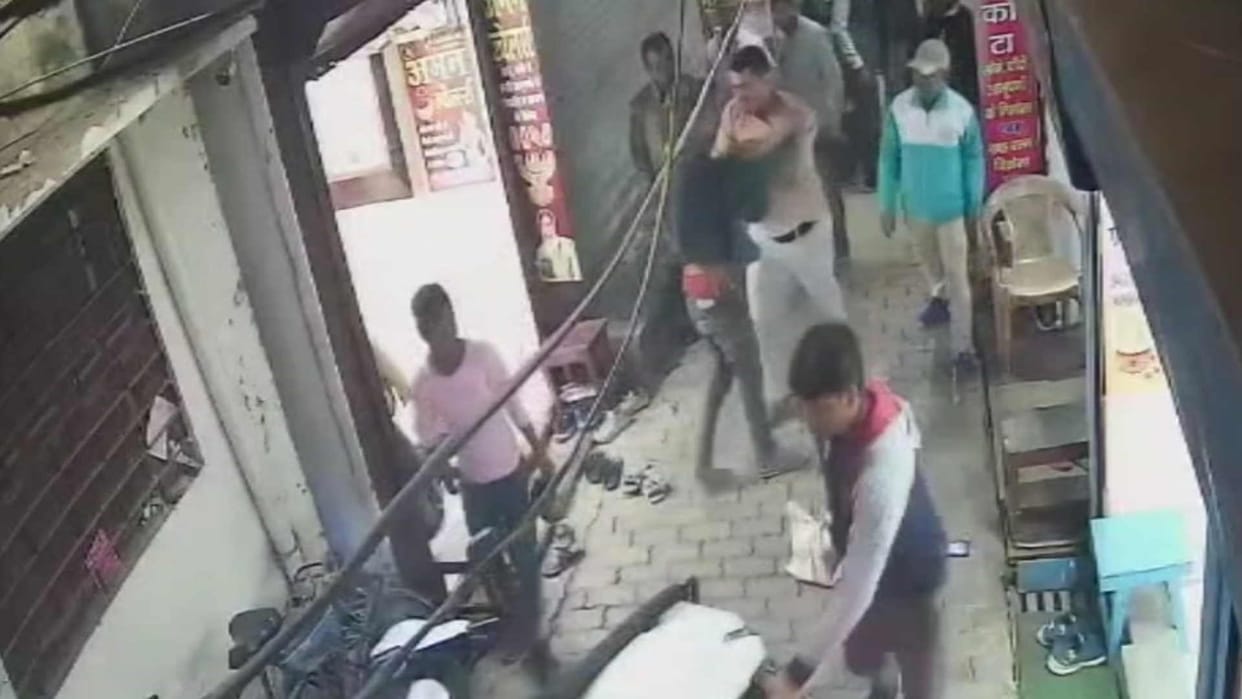Two bullion traders clashed on camera informer allegation