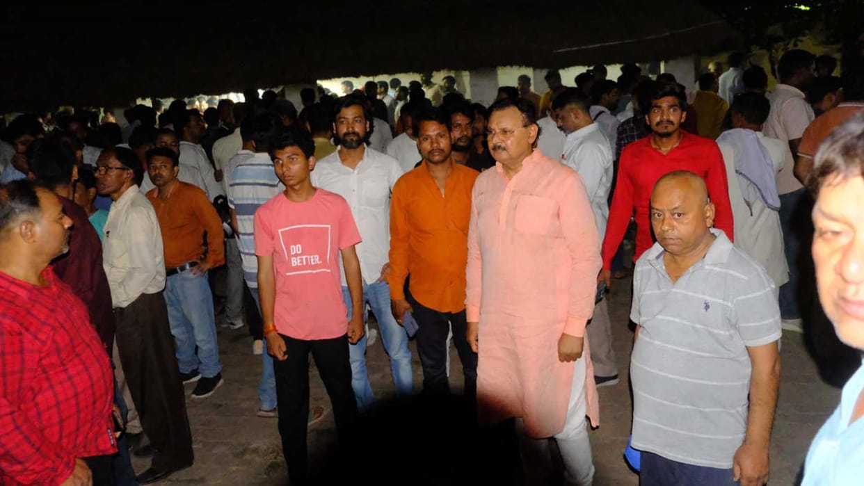 Son became emotional on death of former minister Pandit Harishankar Tiwari