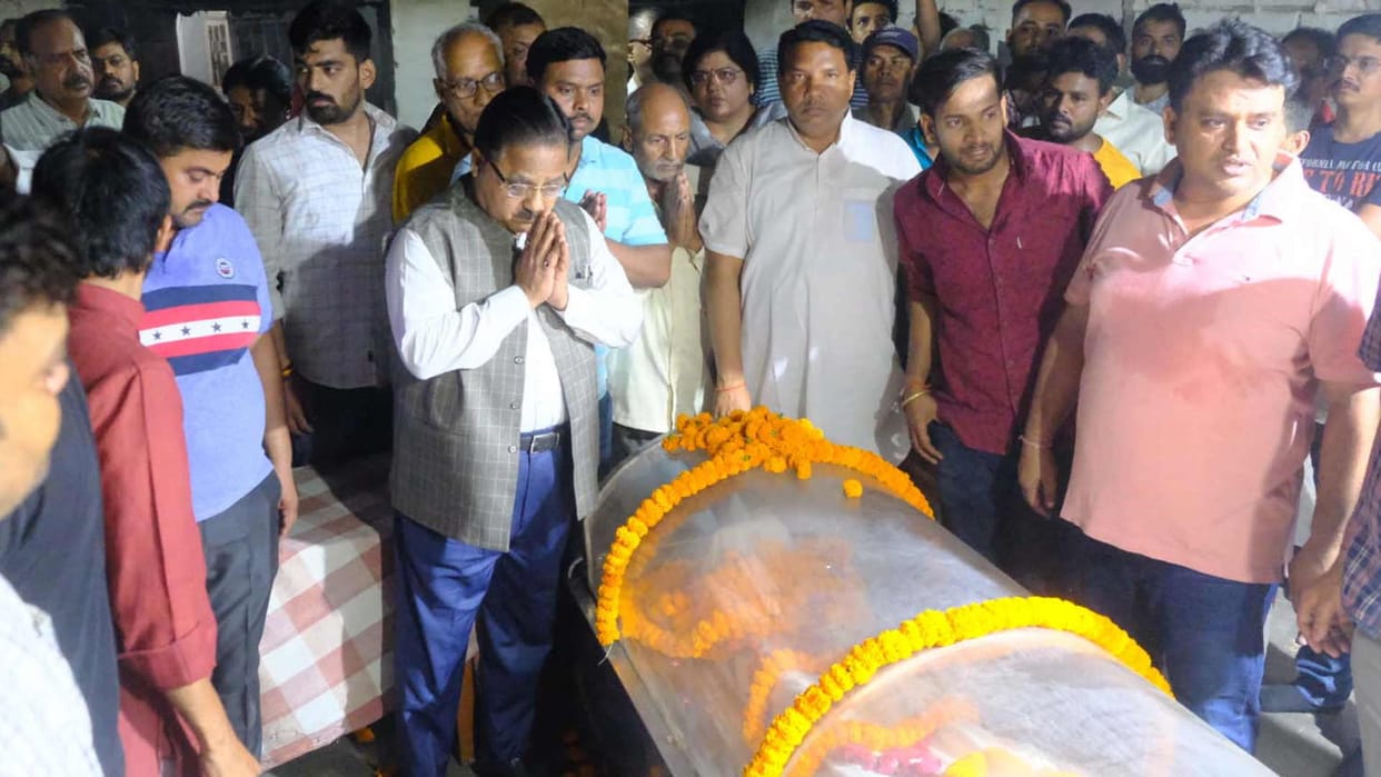Former Minister and Bahubali leader of Uttar Pradesh Pandit Harishankar Tiwari passed away