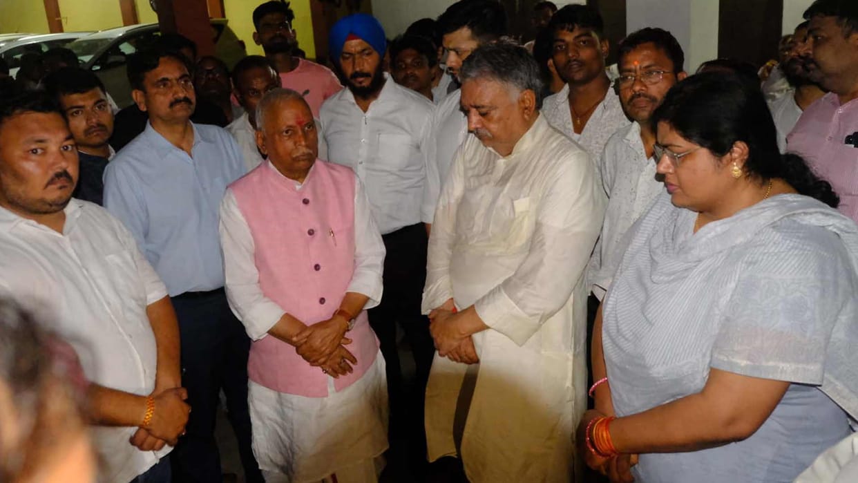 Former Minister and Bahubali leader of UP Pandit Harishankar Tiwari passed away in Gorakhpur