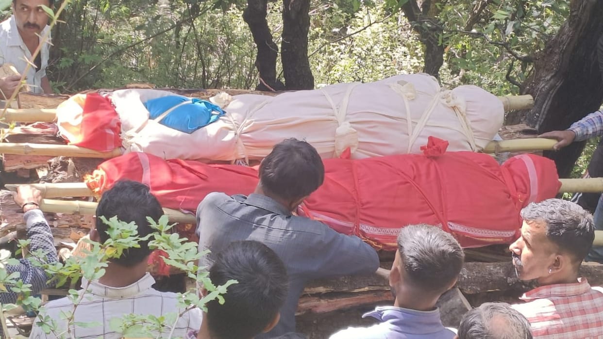 himachal Pradesh rajgarh sirmour  accident cremation on husband wife and daughter