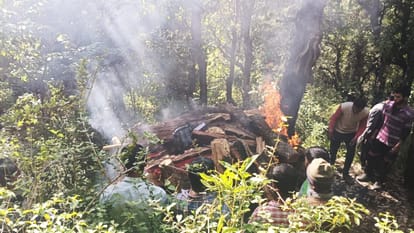 himachal Pradesh rajgarh sirmour  accident cremation on husband wife and daughter
