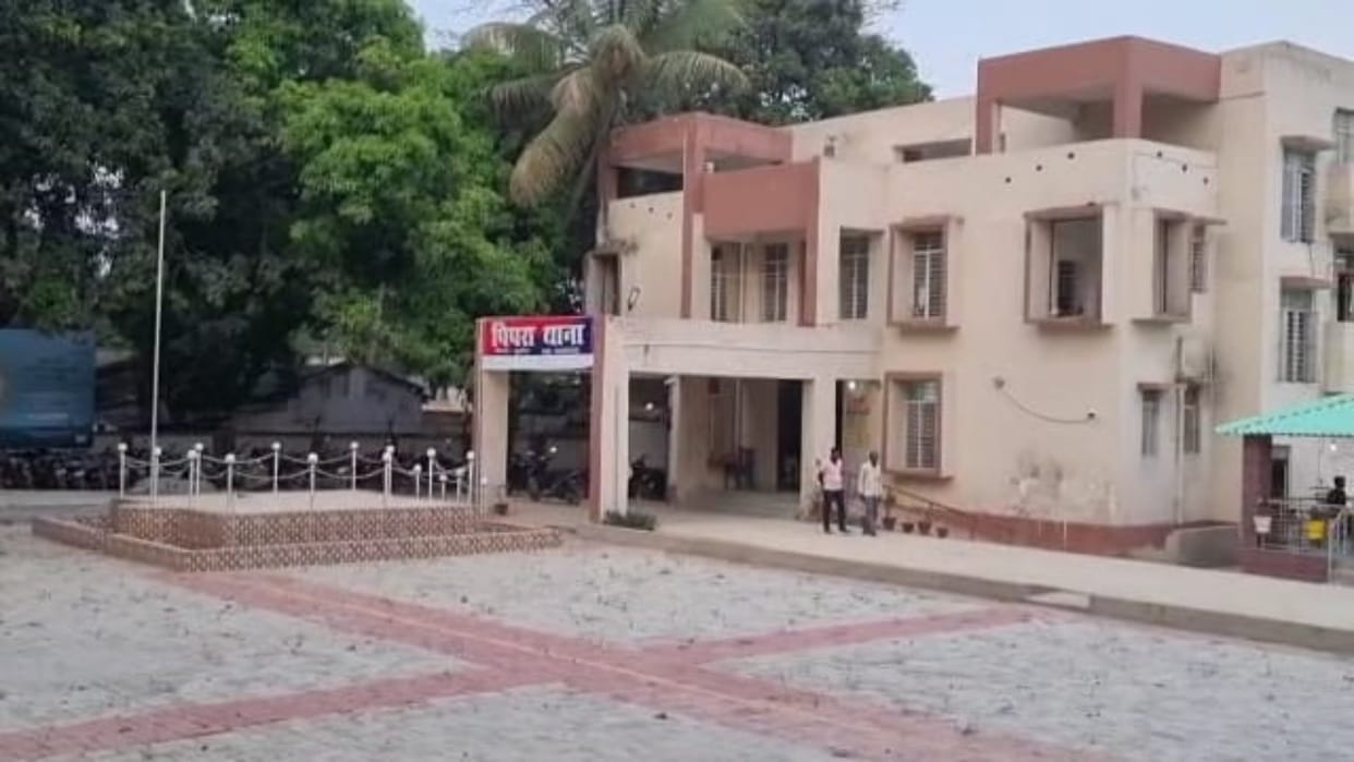 Three bike riding miscreants looted Rs 10 lakh from a coal businessman in Supaul