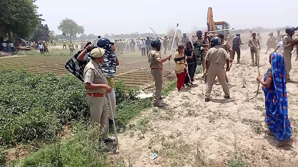stone pelting on police and lathicharge on farmers in varanasi why situation worsened